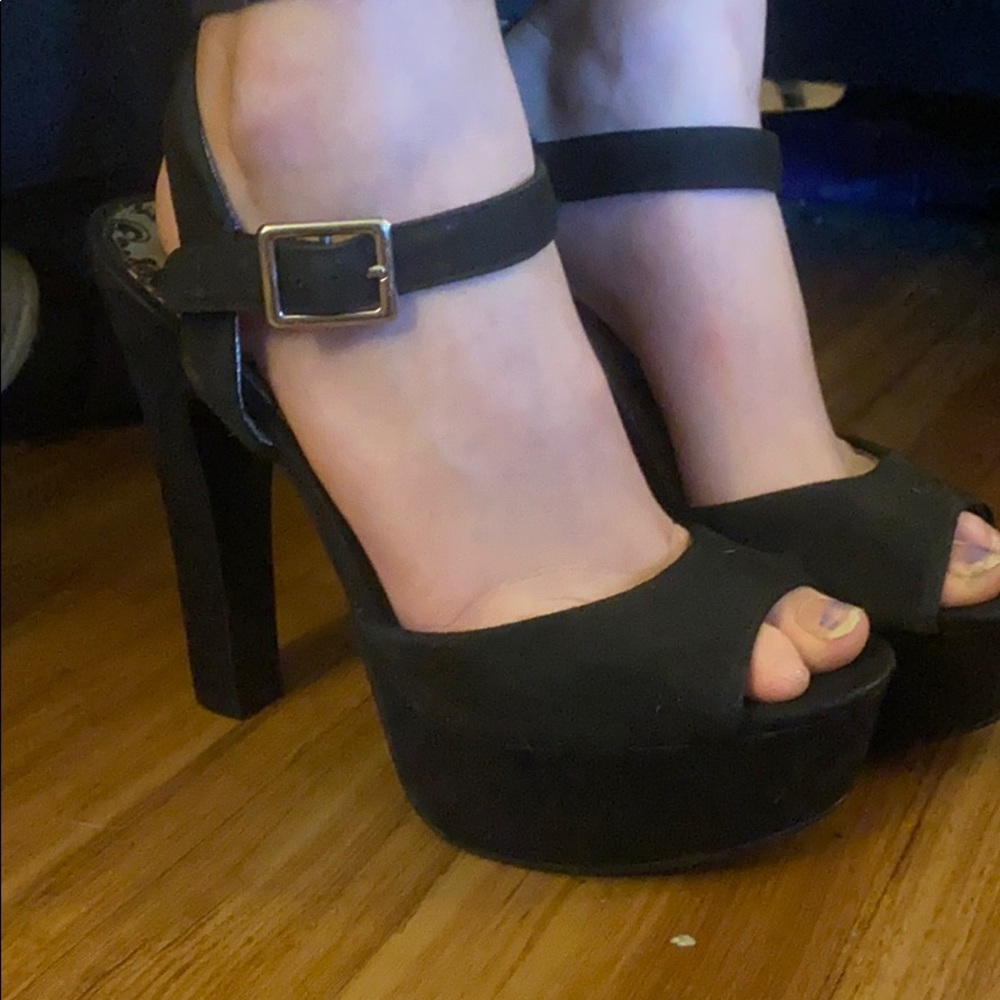 Cute Suede heels